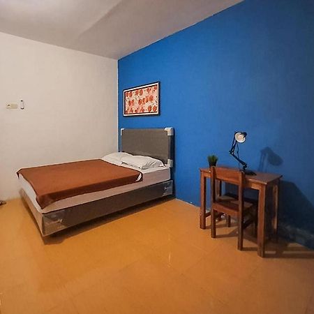 Syafa Homestay Syariah Mitra Reddoorz Tuban  Екстериор снимка