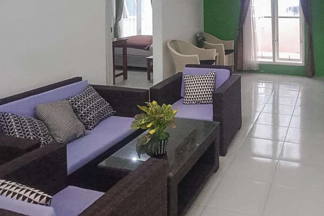 Syafa Homestay Syariah Mitra Reddoorz Tuban  Екстериор снимка