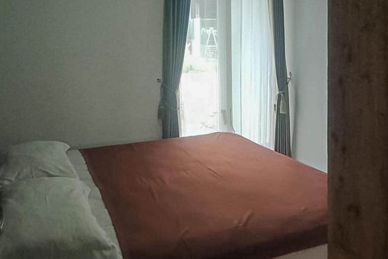 Syafa Homestay Syariah Mitra Reddoorz Tuban  Екстериор снимка