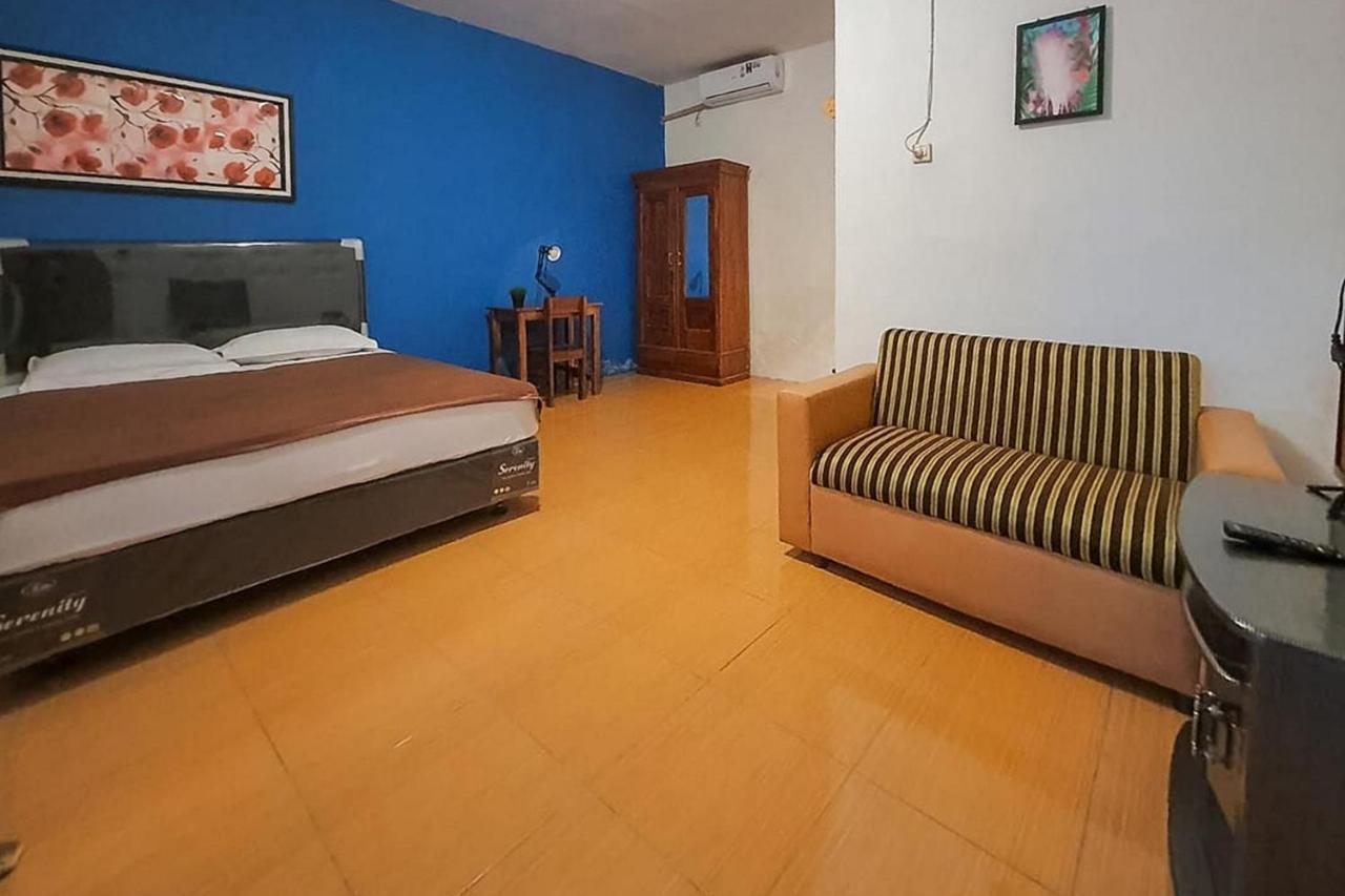 Syafa Homestay Syariah Mitra Reddoorz Tuban  Екстериор снимка
