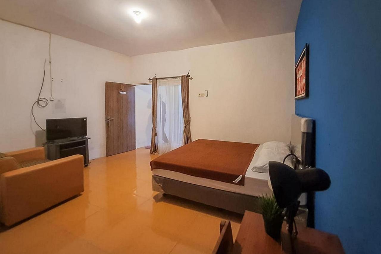 Syafa Homestay Syariah Mitra Reddoorz Tuban  Екстериор снимка